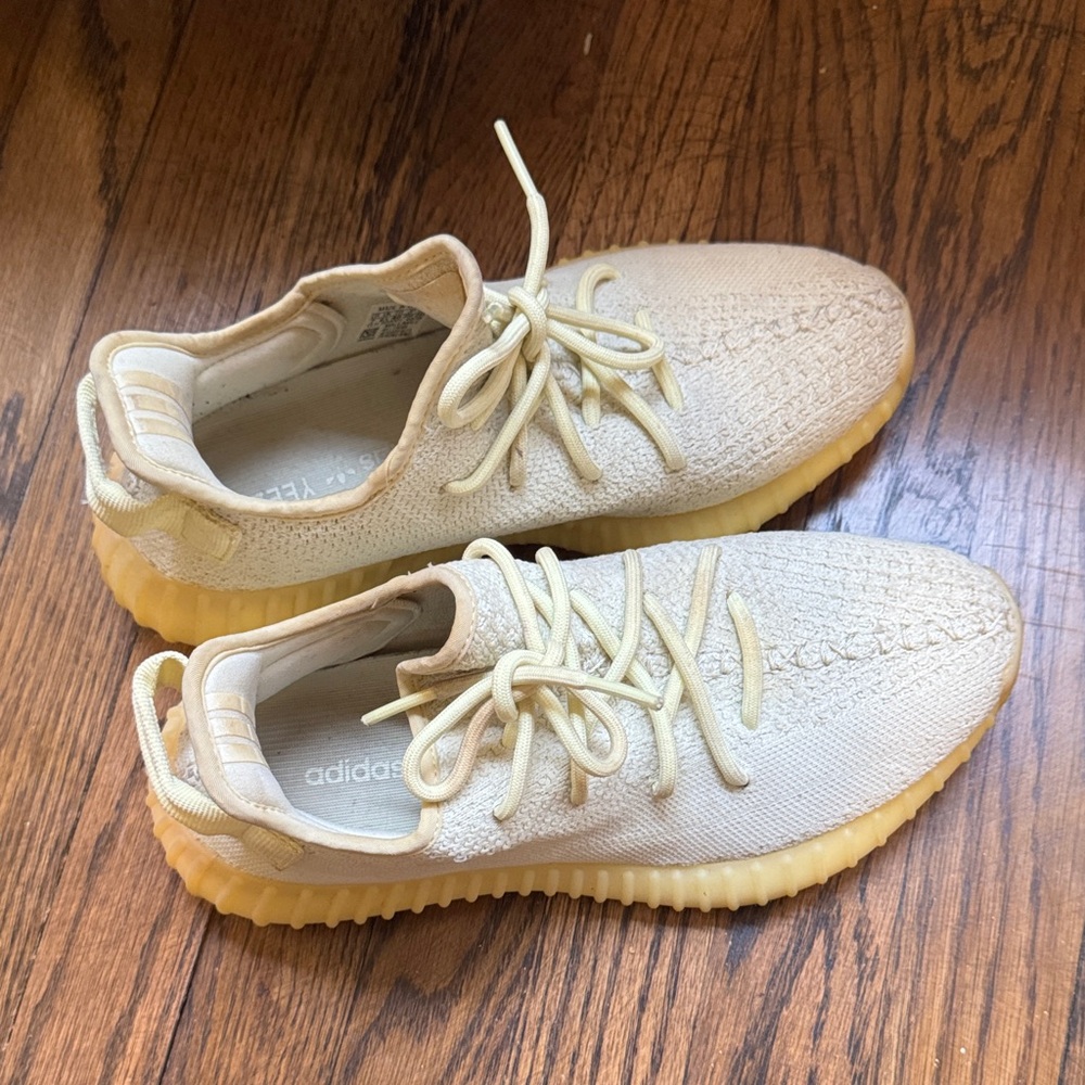 Yeezy Boost Cream Knit Sneakers men’s size 7